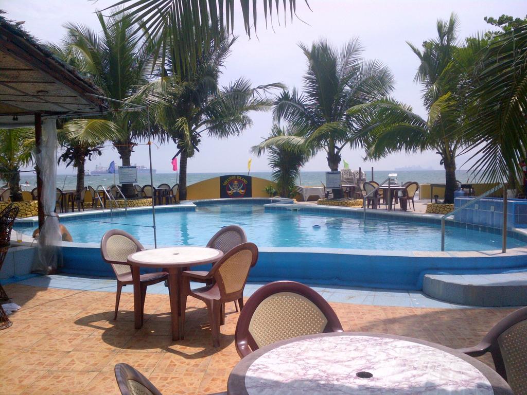 Treasure Island Resort Olongapo Exterior photo