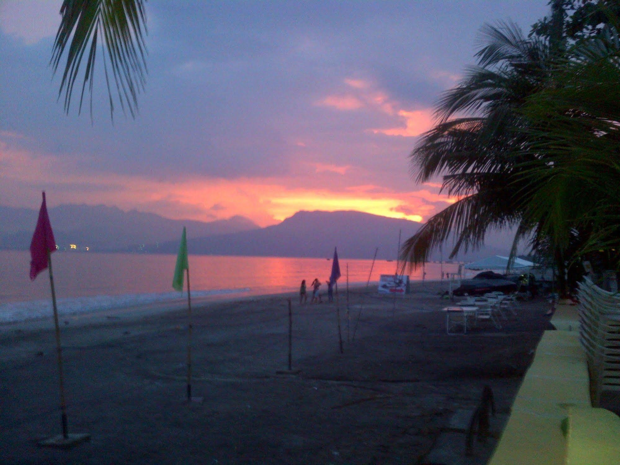 Treasure Island Resort Olongapo Exterior photo