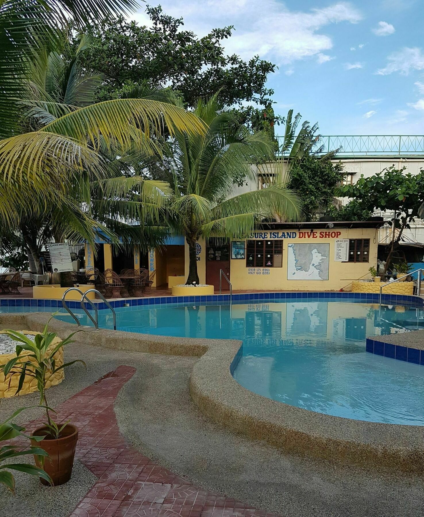 Treasure Island Resort Olongapo Exterior photo