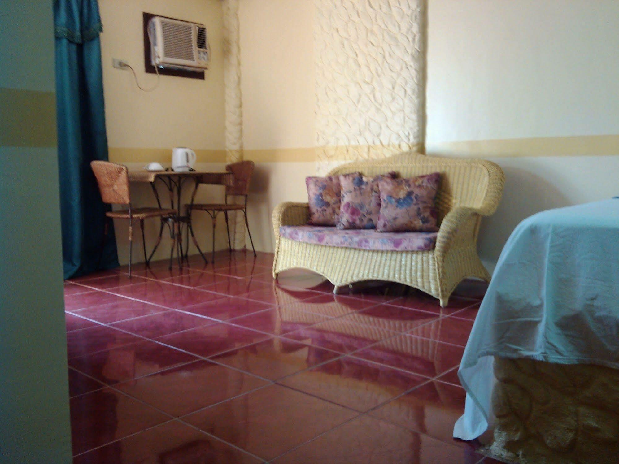Treasure Island Resort Olongapo Exterior photo